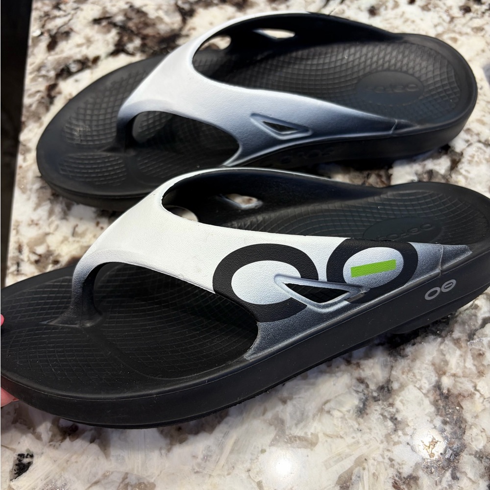 Oofos Sandals